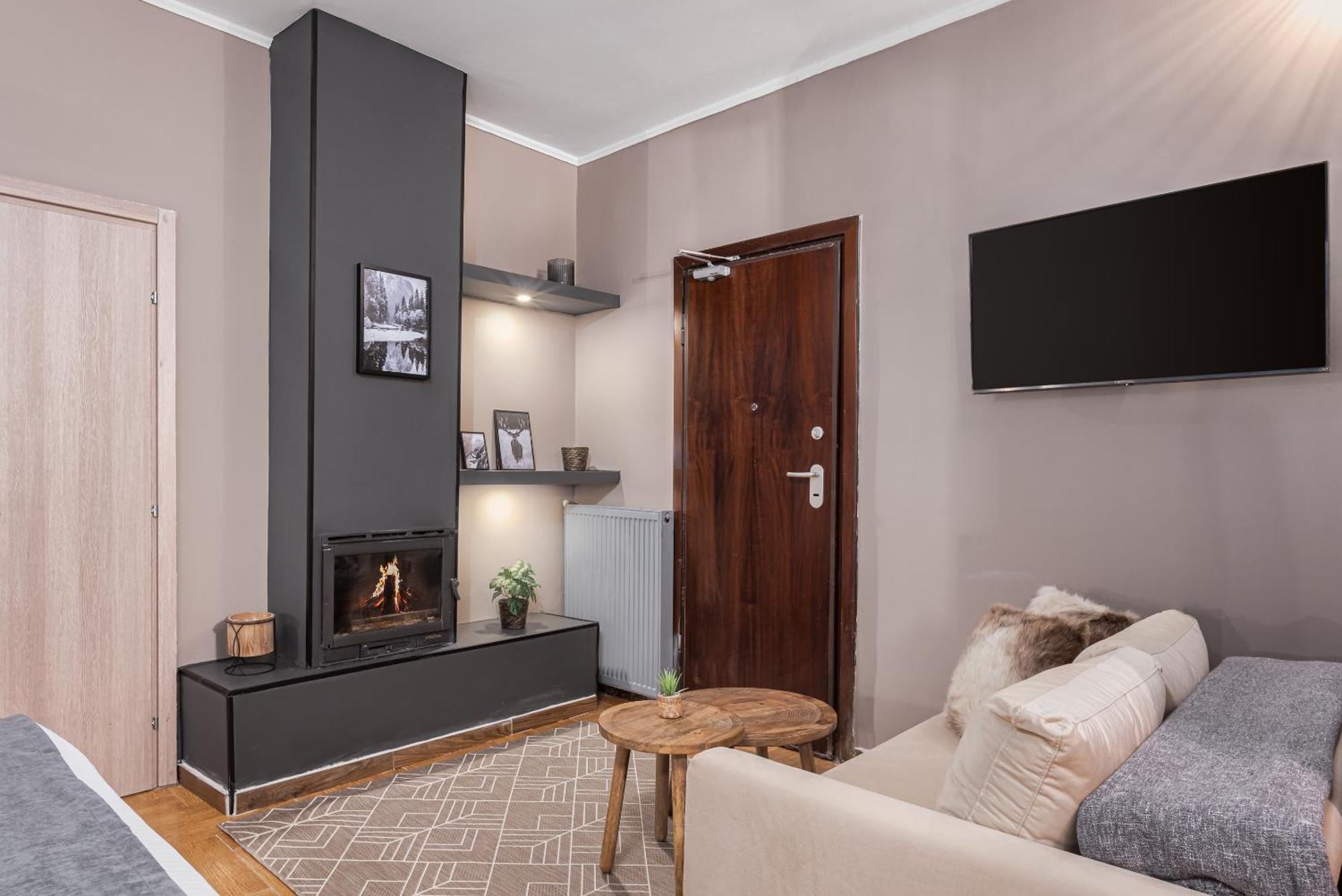 Gm Luxury Suites Kalavryta Værelse billede